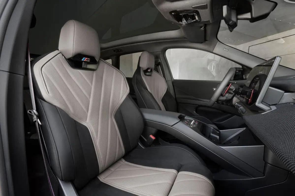 BMW iX3 M60 xDrive, BMW porta a 612 CV la versione sportiva del suo SUV elettrico (4)
