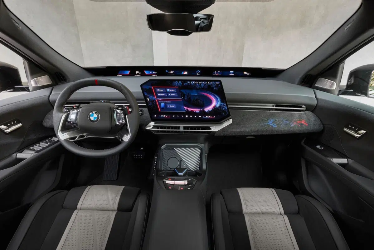 BMW iX3 M60 xDrive, BMW porta a 612 CV la versione sportiva del suo SUV elettrico (5)