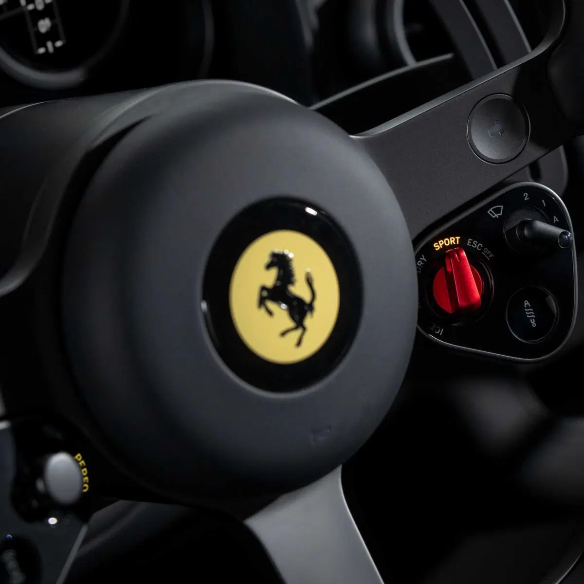 Ferrari Luce, la prima elettrica di Maranello nasce da un consiglio di Jeff Bezos: il retroscena rac (6)