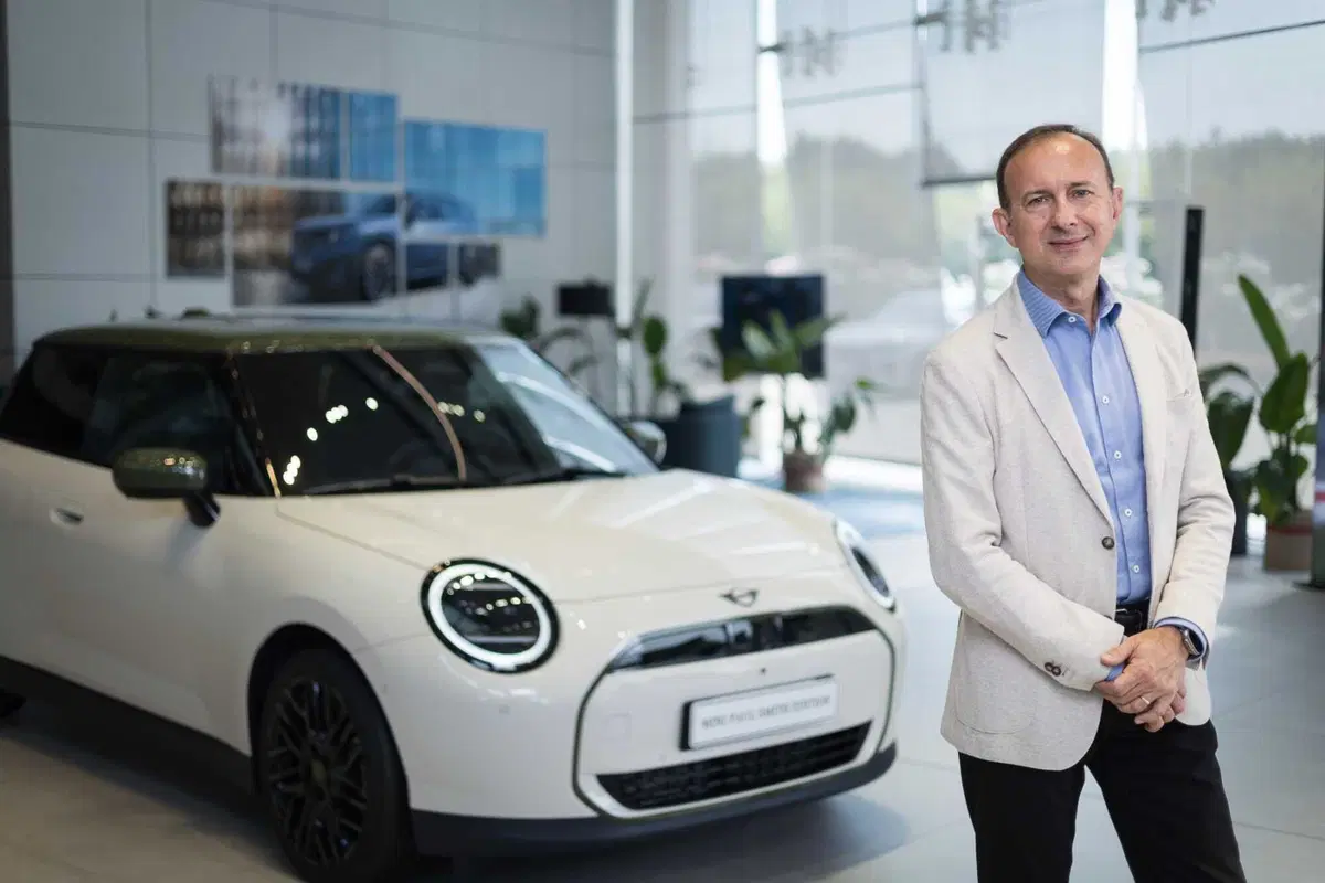 MINI, 25 anni in Italia: 350.000 ancora su strada e ora la Countryman punta allo sterrato (4)