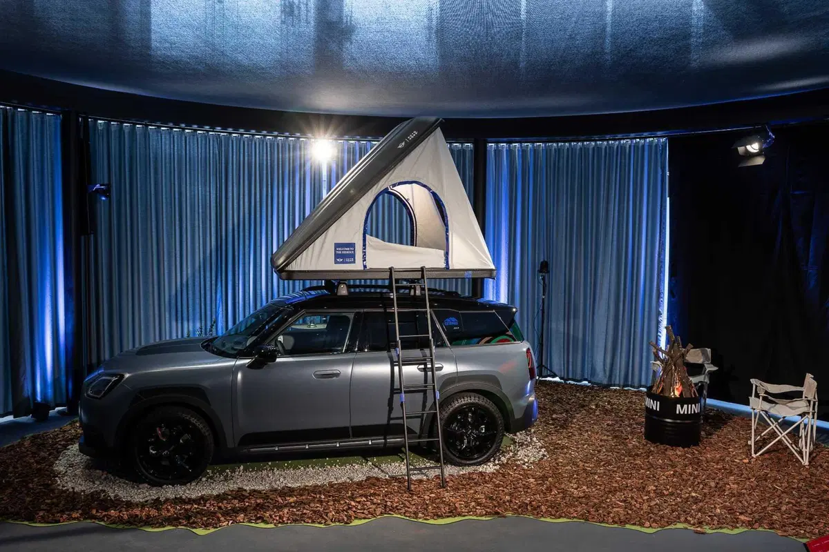 MINI, 25 anni in Italia: 350.000 ancora su strada e ora la Countryman punta allo sterrato (6)