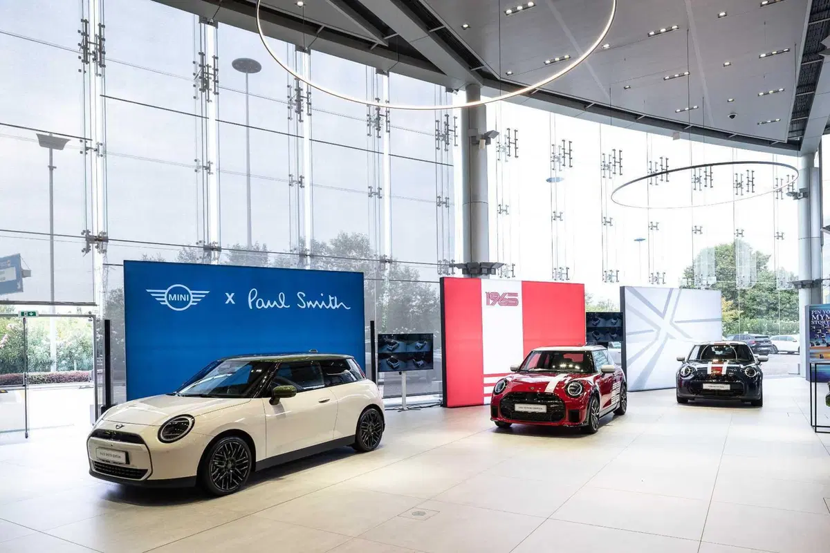 MINI, 25 anni in Italia: 350.000 ancora su strada e ora la Countryman punta allo sterrato (8)