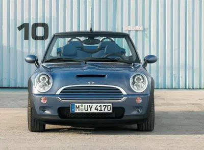 MINI, 25 anni in Italia: 350.000 ancora su strada e ora la Countryman punta allo sterrato