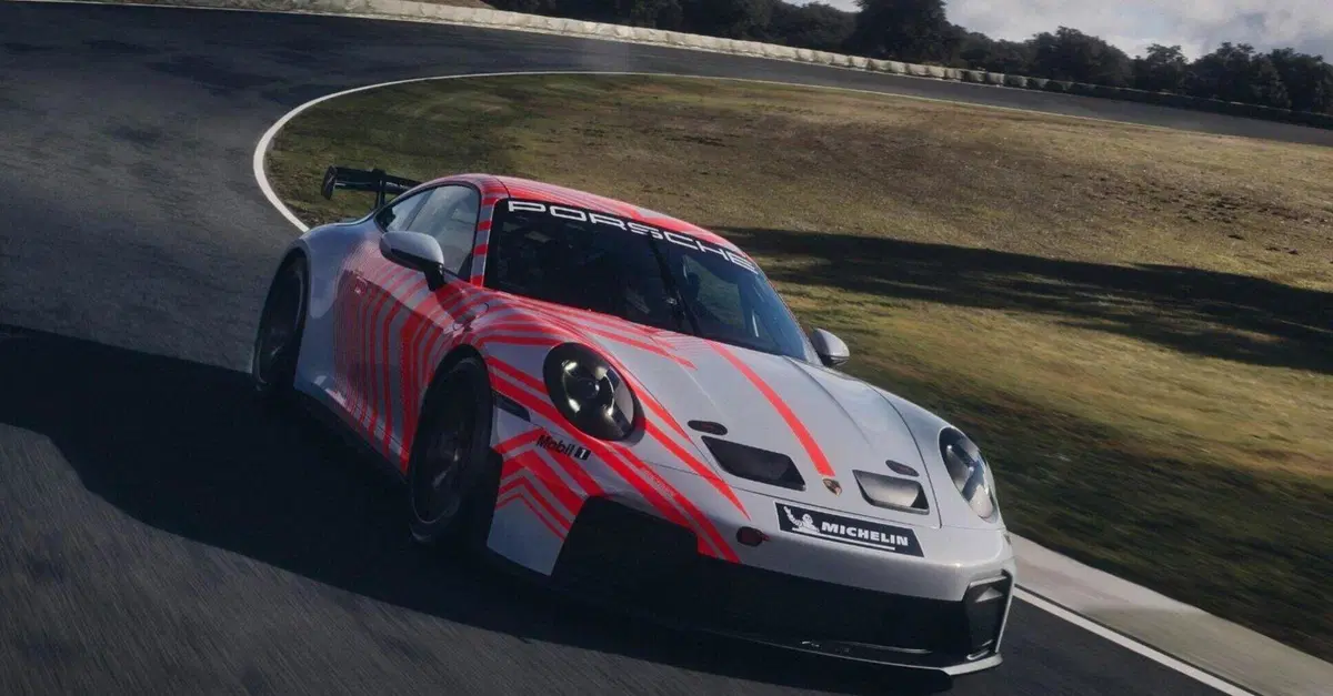 Porsche 911, niente elettrico: il futuro della sportiva sarà ancora termico e ibrido