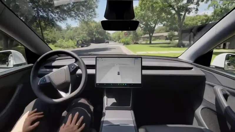 Tesla, Musk fa pressione sull’Europa per l’ok al Full Self-Driving: il voto slitta a dicembre