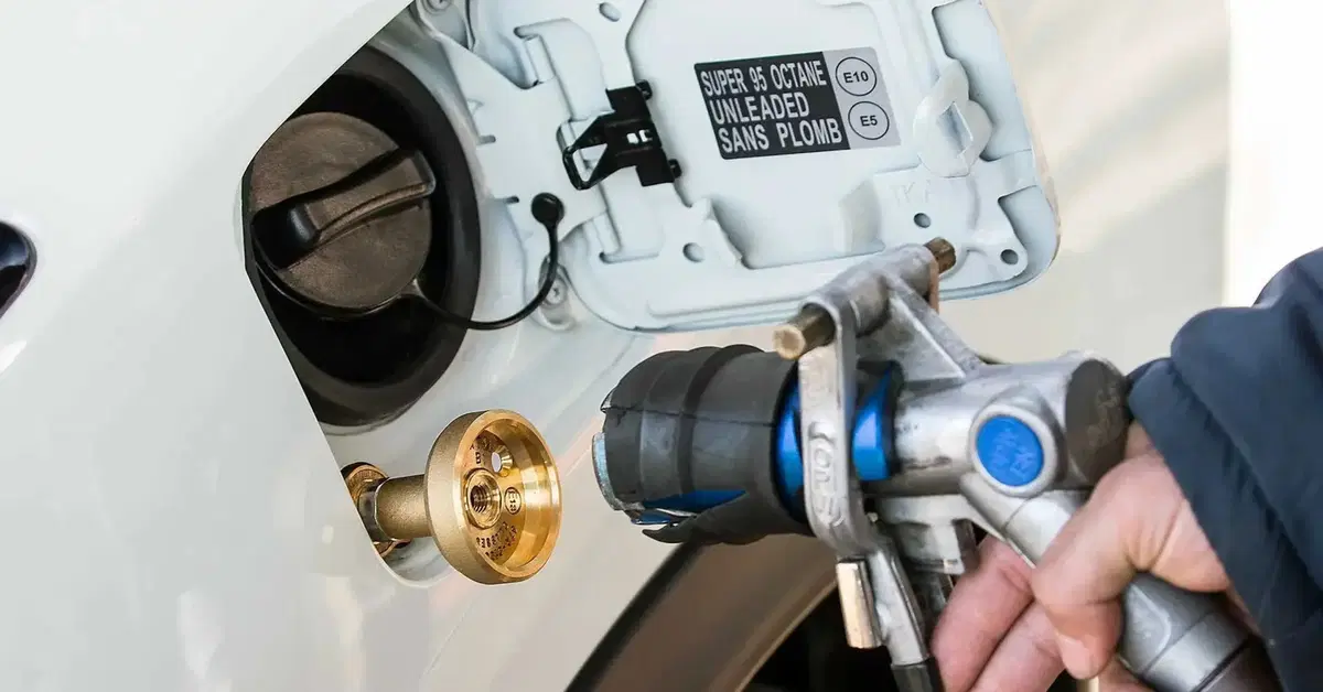 Bonus retrofit auto, la conversione a GPL e metano conviene di più: cosa cambia nel 2027