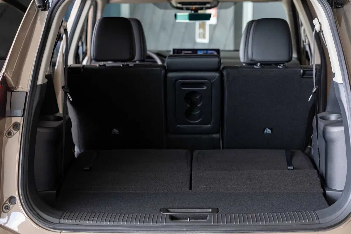 Nissan X-Trail festeggia 25 anni e si rinnova: debutta la versione N-TREK per l’avventura (13)