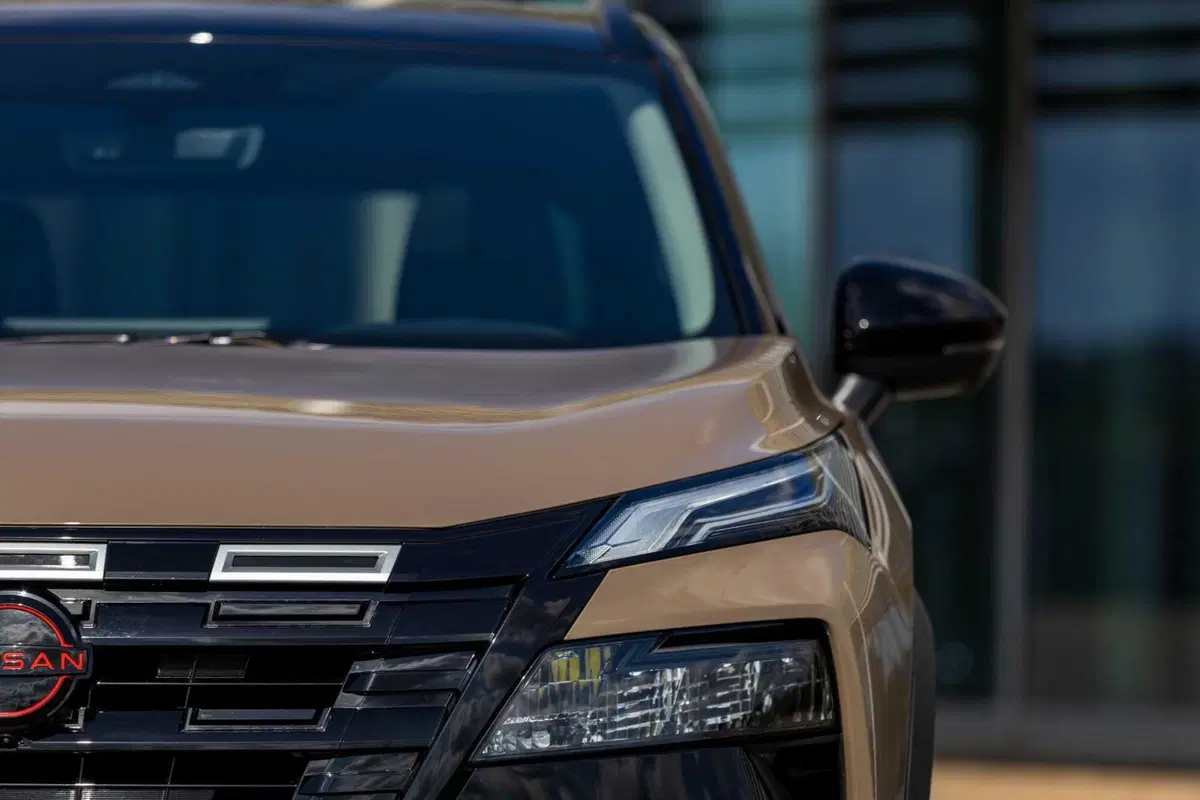 Nissan X-Trail festeggia 25 anni e si rinnova: debutta la versione N-TREK per l’avventura (16)