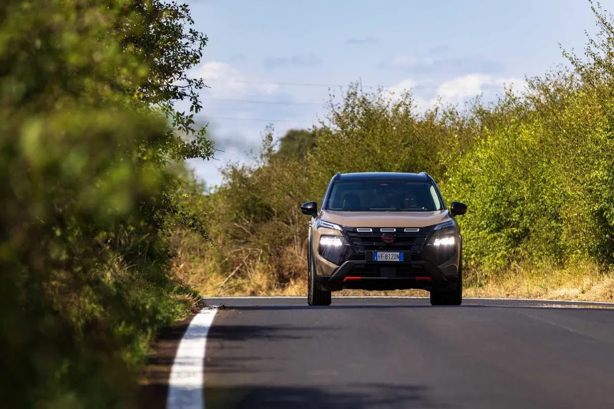 Nissan X-Trail festeggia 25 anni e si rinnova: debutta la versione N-TREK per l’avventura (22)