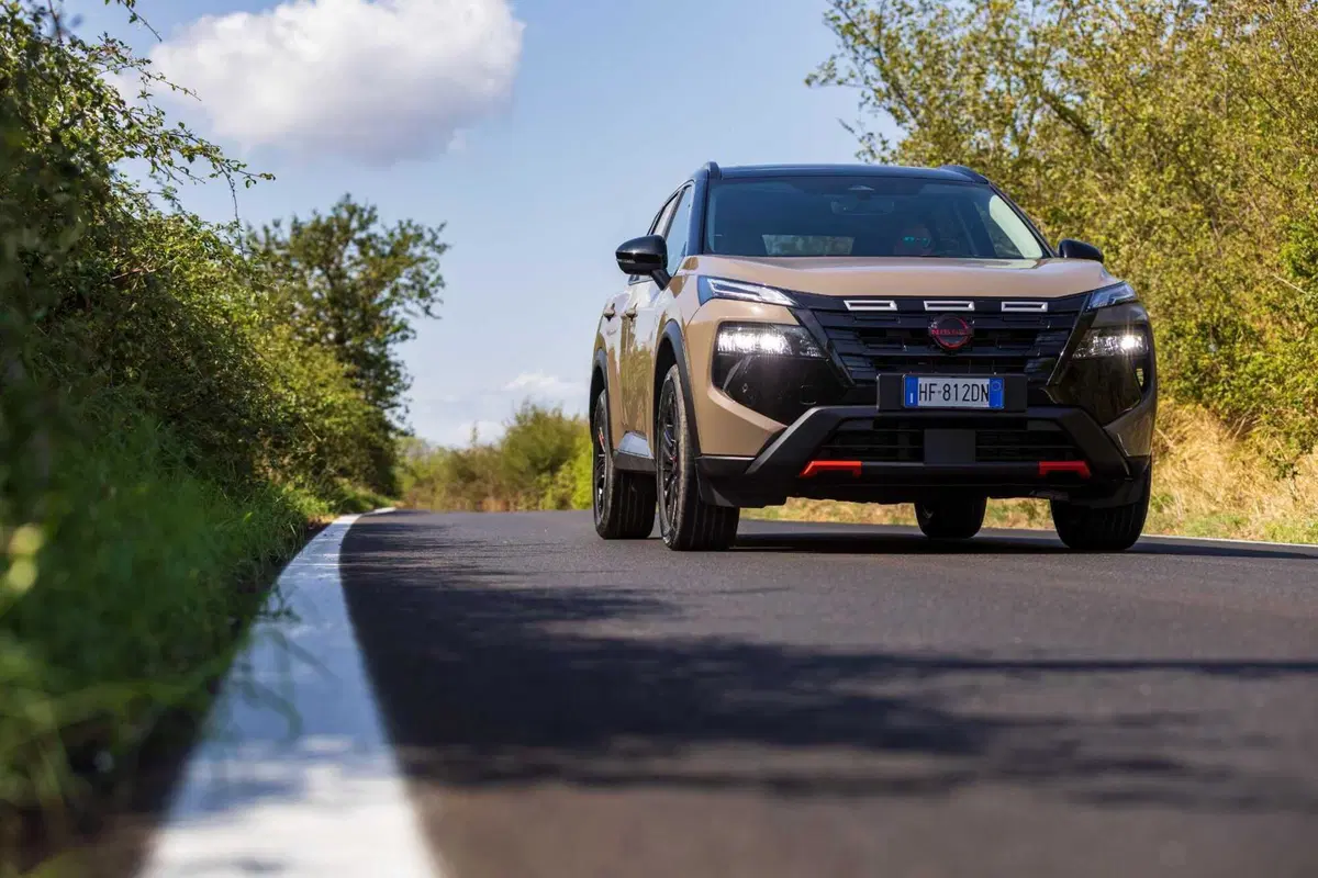 Nissan X-Trail festeggia 25 anni e si rinnova: debutta la versione N-TREK per l’avventura (23)