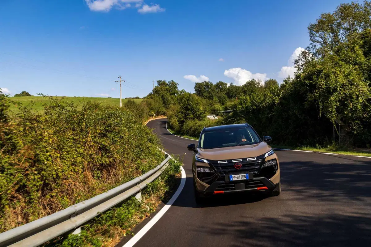 Nissan X-Trail festeggia 25 anni e si rinnova: debutta la versione N-TREK per l’avventura (26)