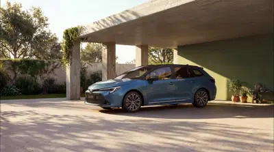 Toyota Corolla compie 60 anni: serie speciale Anniversary e gamma Touring Sports MY27 da 35.700 euro