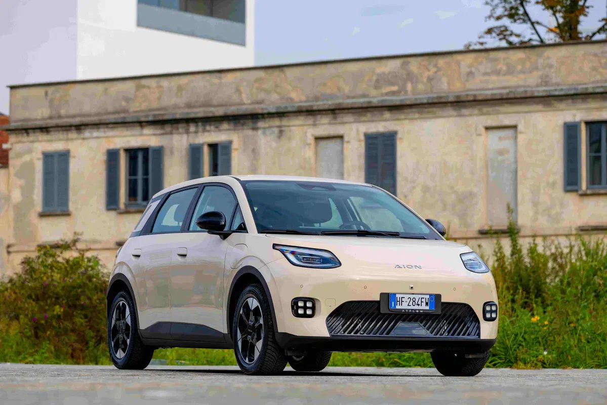 GAC arriva in Italia: Aion UT da 25.750 euro