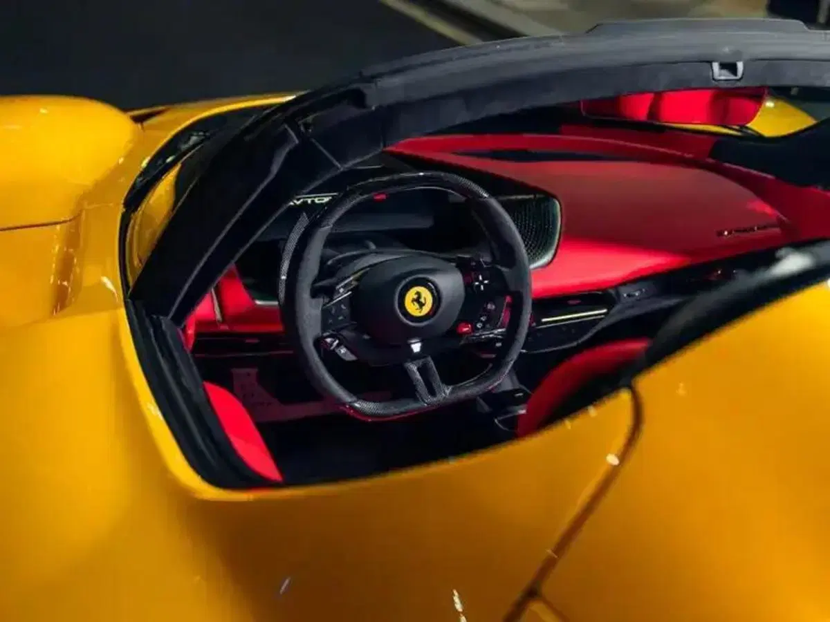 Ferrari Daytona SP3, all’asta la vettura dei test di Maranello: la stima moltiplica per cinque il prezzo di listino (12)