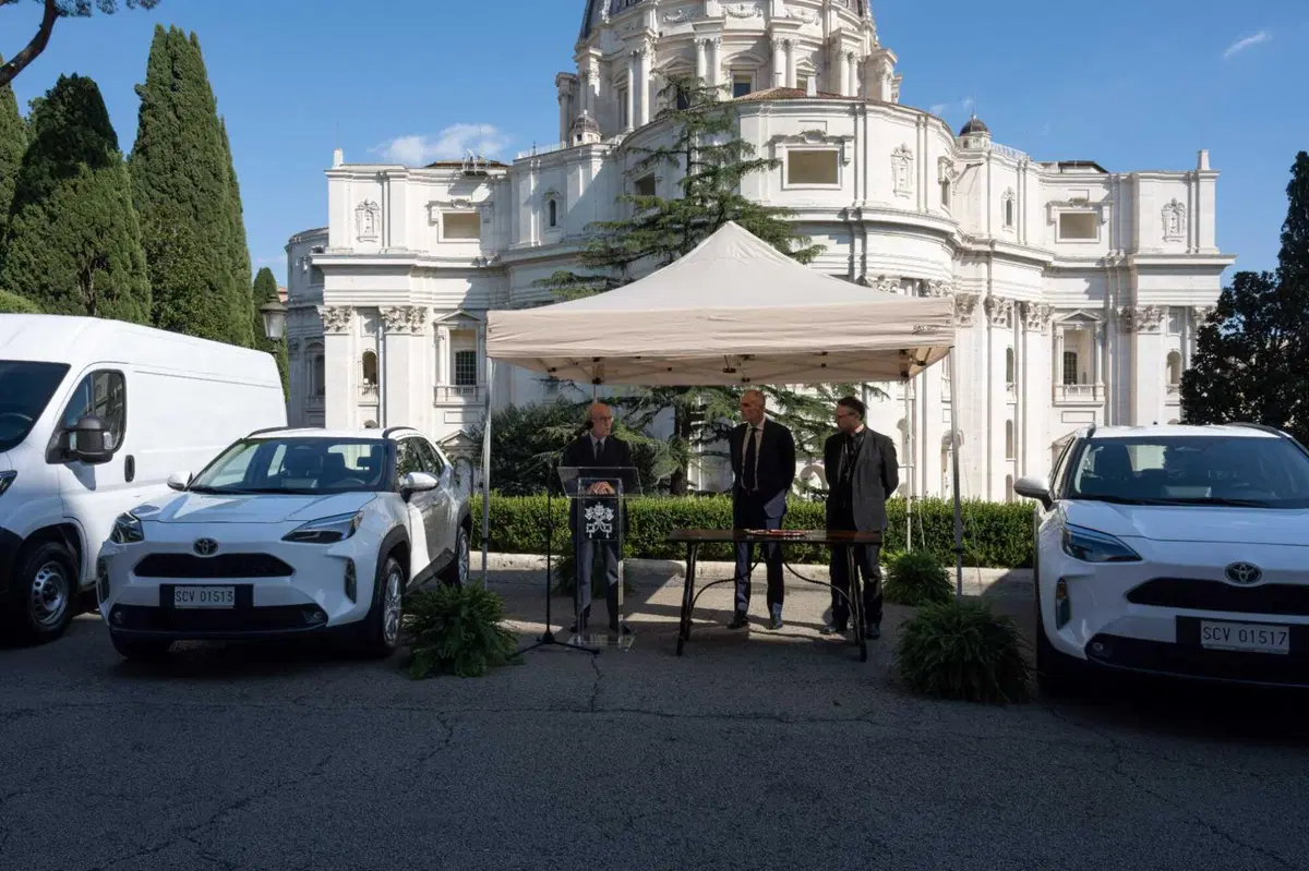 Il Vaticano sceglie Toyota e Lexus per la sua svolta green: auto a noleggio anche per i dipendenti della Santa Sede (2)