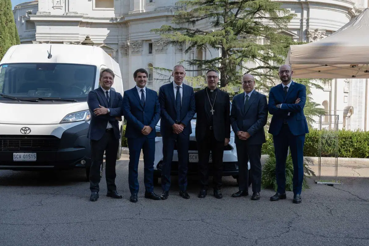 Il Vaticano sceglie Toyota e Lexus per la sua svolta green: auto a noleggio anche per i dipendenti della Santa Sede (3)