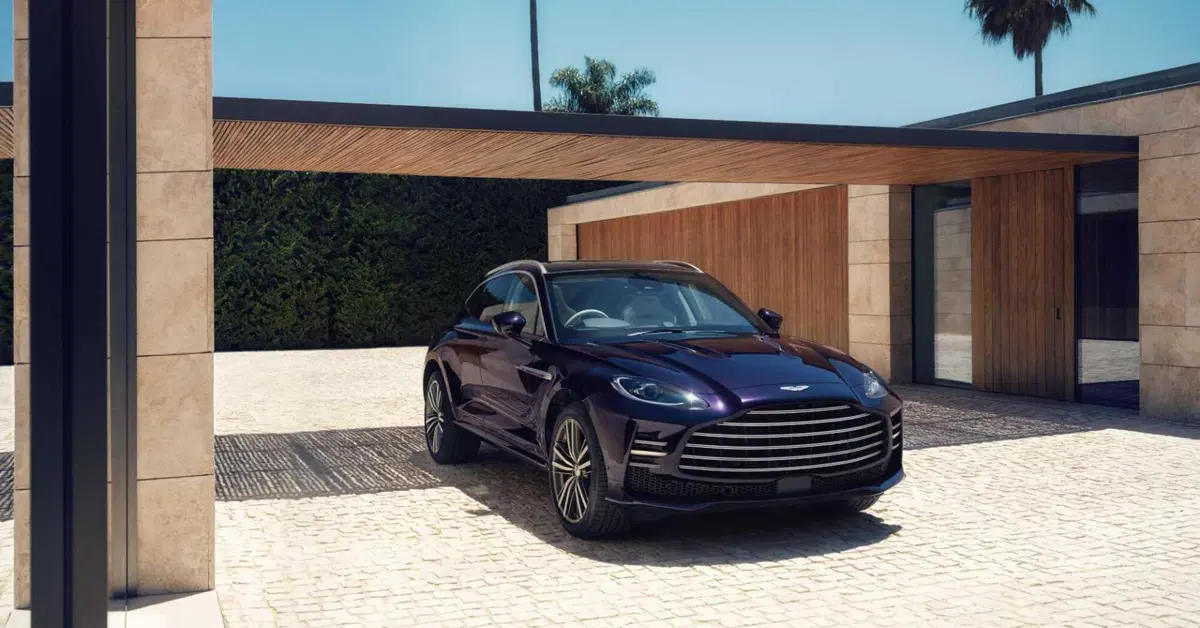 Aston Martin DBX GT, il super SUV da 727 CV che sceglie l’eleganza al posto dei muscoli