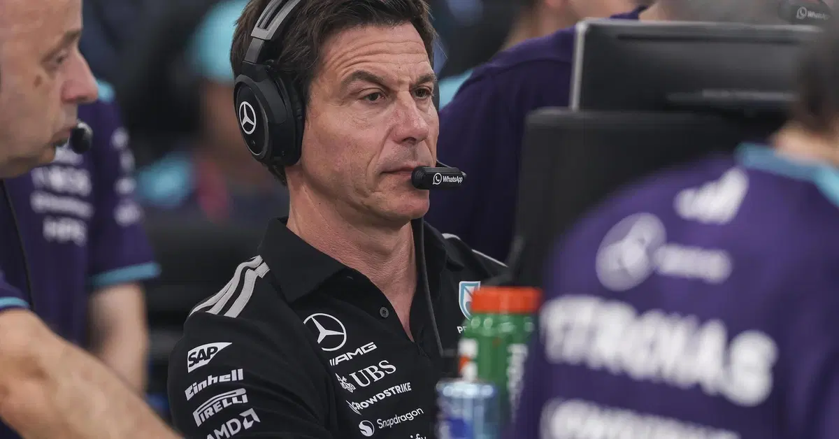 'Chi pensa che favoriamo Antonelli è un senza cervello, guardi i Teletubbies o Topolino': Toto Wolff sbotta a Singapore. E sul rebus aggiornamenti Mercedes dice...