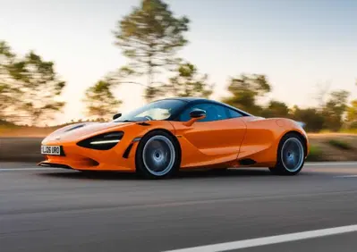 McLaren 750S, il conto alla rovescia è partito: nel 2027 cala il sipario sulla supercar che ha chiuso l’era V8 nata con la 720S