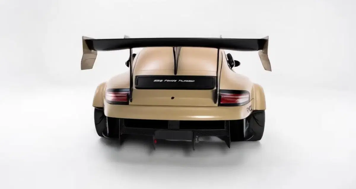 Porsche 911 con motore V8 anteriore e oltre 1.200 cavalli: l’eresia australiana che funziona davvero (3)