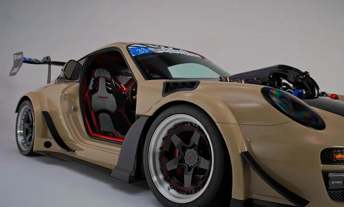 Porsche 911 con motore V8 anteriore e oltre 1.200 cavalli: l’eresia australiana che funziona davvero (6)