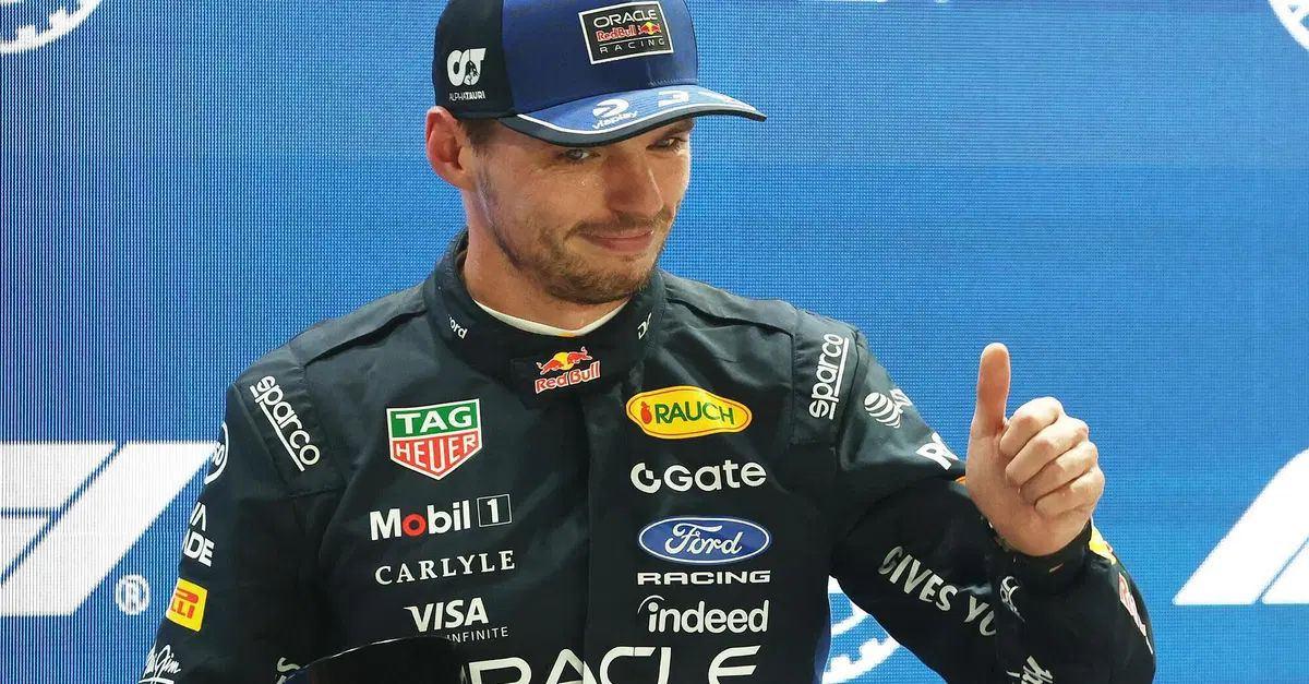 F1, il paradosso del sorpasso su Hamilton sotto bandiera gialla: ecco perché la FIA ha graziato Verstappen a Singapore