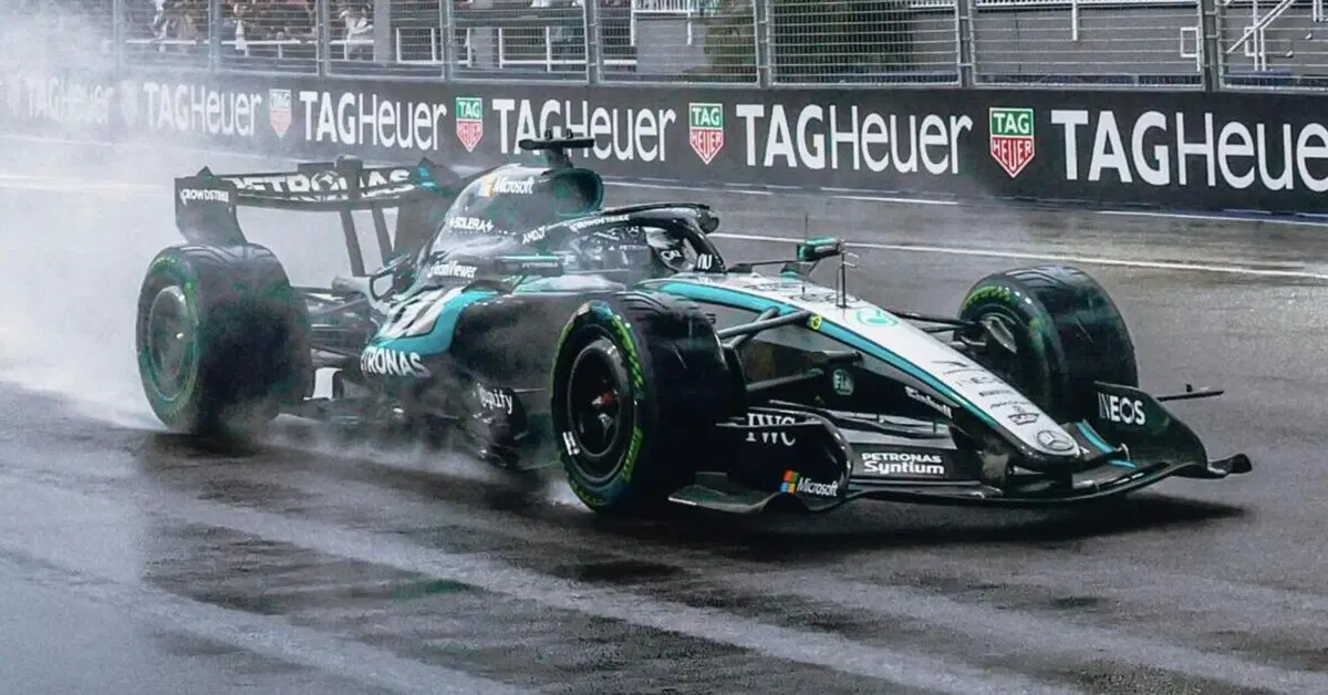 “È stato un mio errore”: il dramma di Russell a Singapore spiana la strada ad Antonelli. E Kimi avvisa: 'Ora cambio set-up'