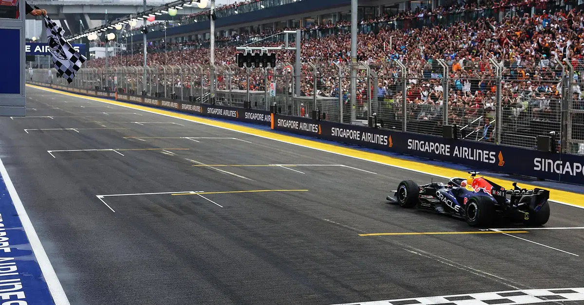 Verstappen trionfa nella Sprint, ma le Qualifiche slittano: chi farà la Pole a Singapore? Segui la DIRETTA!