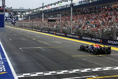 Verstappen trionfa nella Sprint, ma le Qualifiche slittano: chi farà la Pole a Singapore? Segui la DIRETTA!