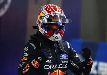 F1, Verstappen sfata il tabù Singapore! Pole da urlo a Marina Bay, ma Leclerc è a 54 millesimi. Hamilton 3° in qualifica