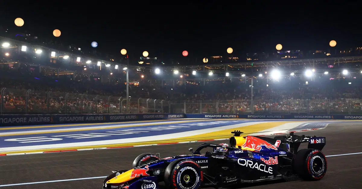 Tutto pronto a Marina Bay: Verstappen sogna in pole a Singapore, le Ferrari e Antonelli pronte all'assalto. Segui la gara LIVE