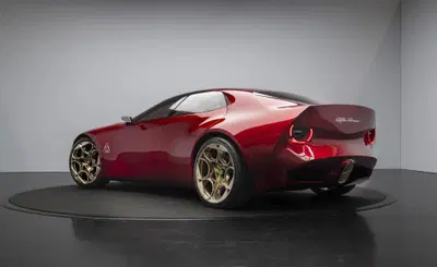 Alfa Romeo Cuorerosso: 4,70 metri di muscoli e futuro. Per ricordare al mondo cosa vuol dire Alfa
