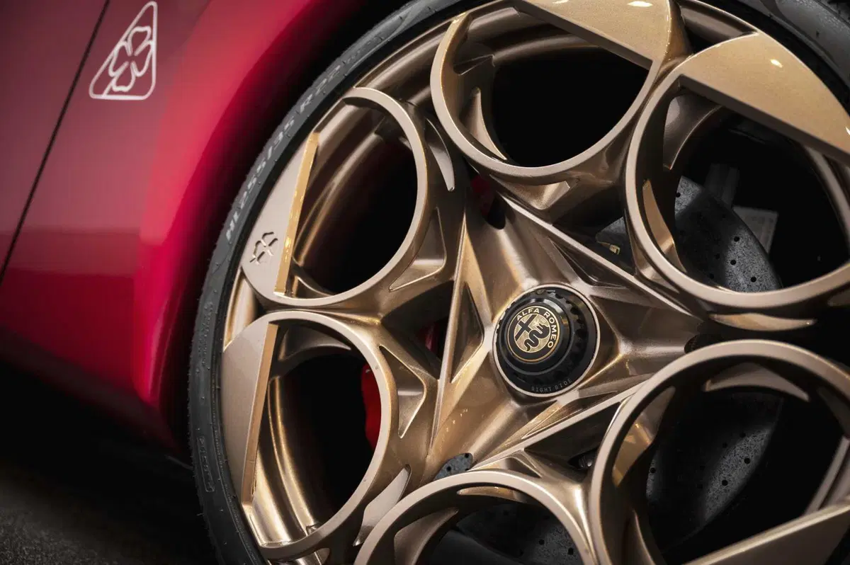 Alfa Romeo Cuorerosso, i dettagli (8)