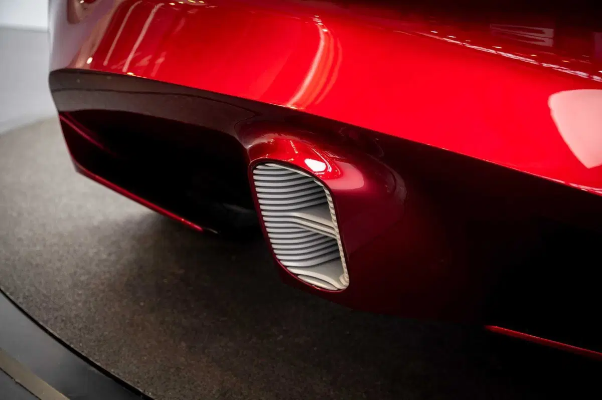 Alfa Romeo Cuorerosso: 4,70 metri di muscoli e futuro. Per ricordare al mondo cosa vuol dire Alfa