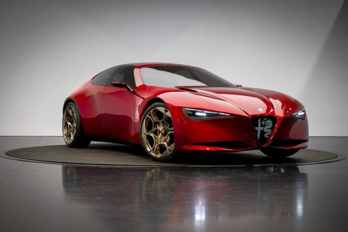 Alfa Romeo Cuorerosso: 4,70 metri di muscoli e futuro. Per ricordare al mondo cosa vuol dire Alfa (37)