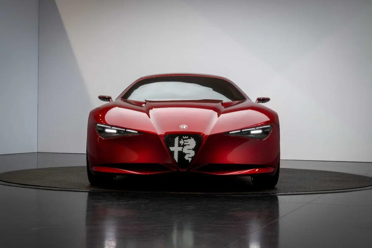 Alfa Romeo Cuorerosso: 4,70 metri di muscoli e futuro. Per ricordare al mondo cosa vuol dire Alfa (38)
