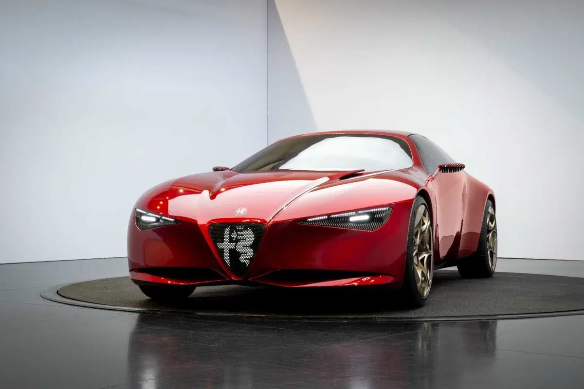 Alfa Romeo Cuorerosso: 4,70 metri di muscoli e futuro. Per ricordare al mondo cosa vuol dire Alfa (40)