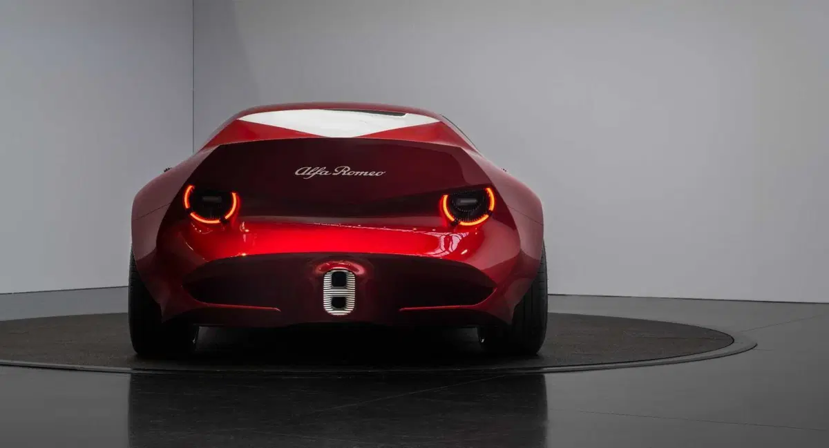Alfa Romeo Cuorerosso: 4,70 metri di muscoli e futuro. Per ricordare al mondo cosa vuol dire Alfa (46)