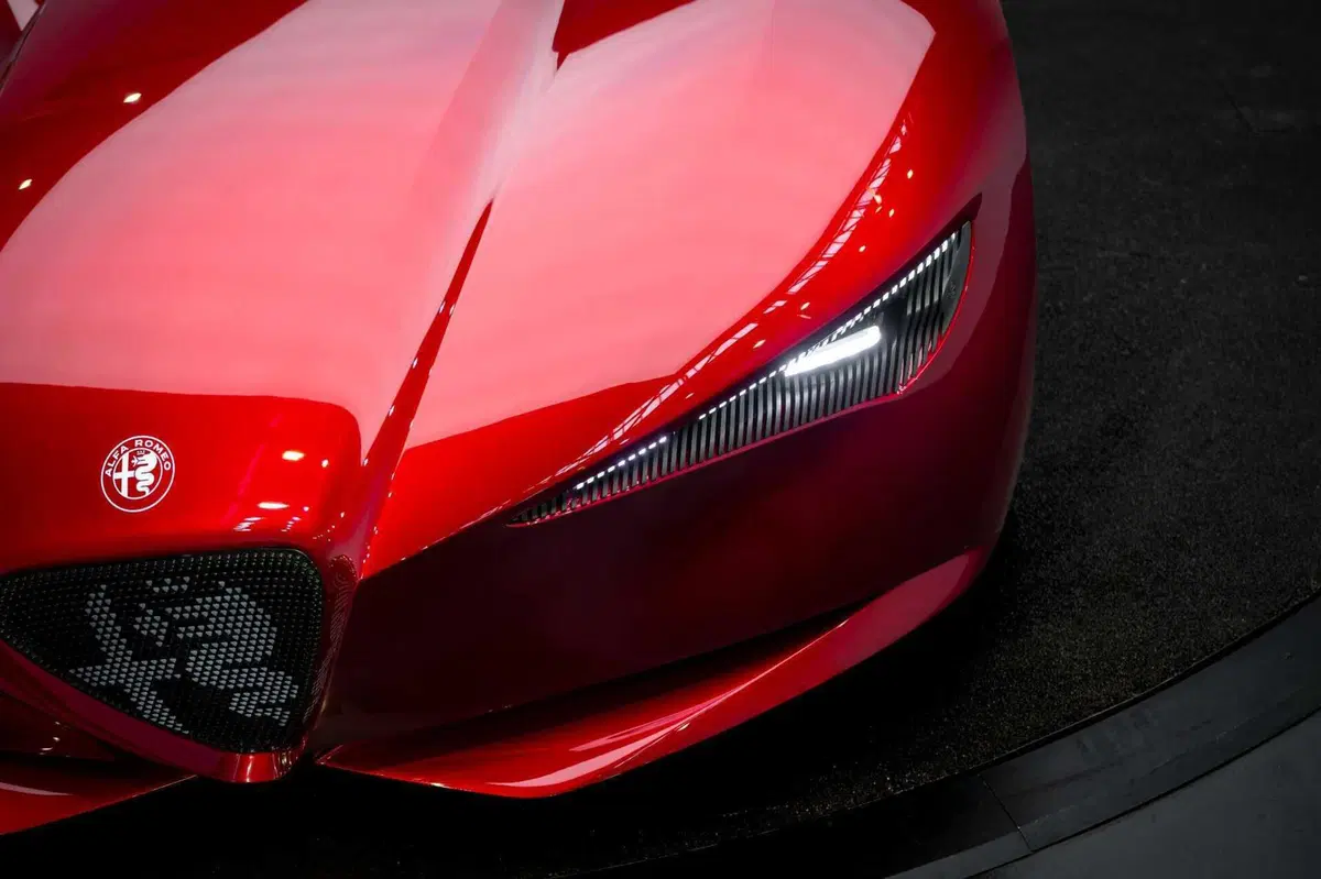Alfa Romeo Cuorerosso: 4,70 metri di muscoli e futuro. Per ricordare al mondo cosa vuol dire Alfa (50)