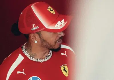 Niente media per Hamilton: lo stop dei medici FIA dopo lo sforzo estremo a Singapore