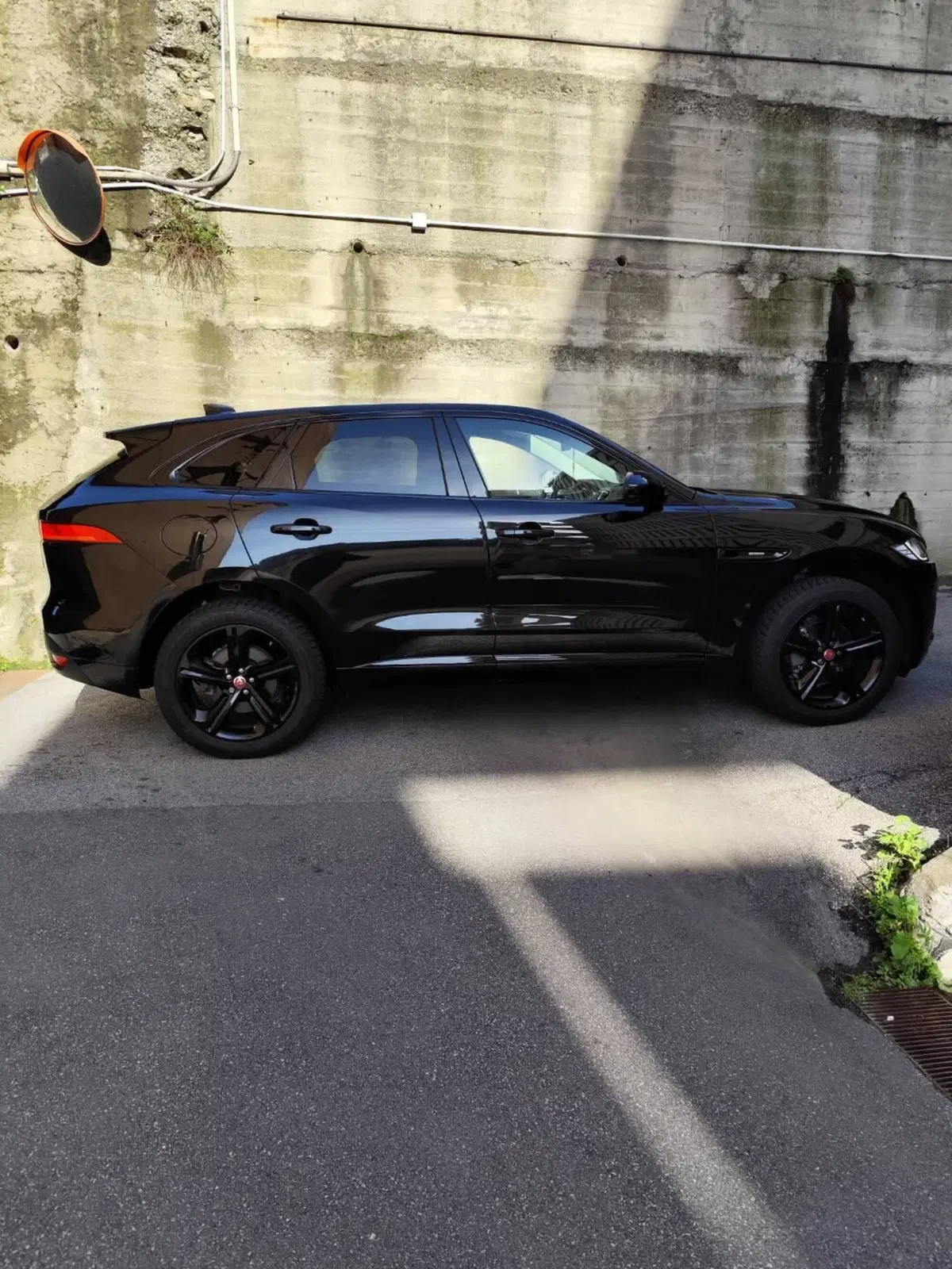 Jaguar F-Pace usata a Genova (3)