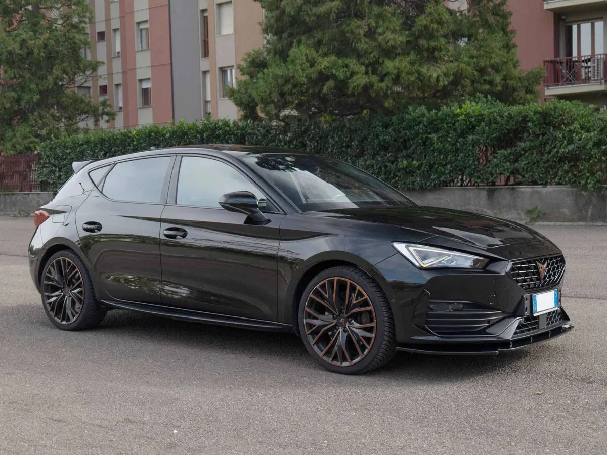 Cupra Leon usata a Milano (2)
