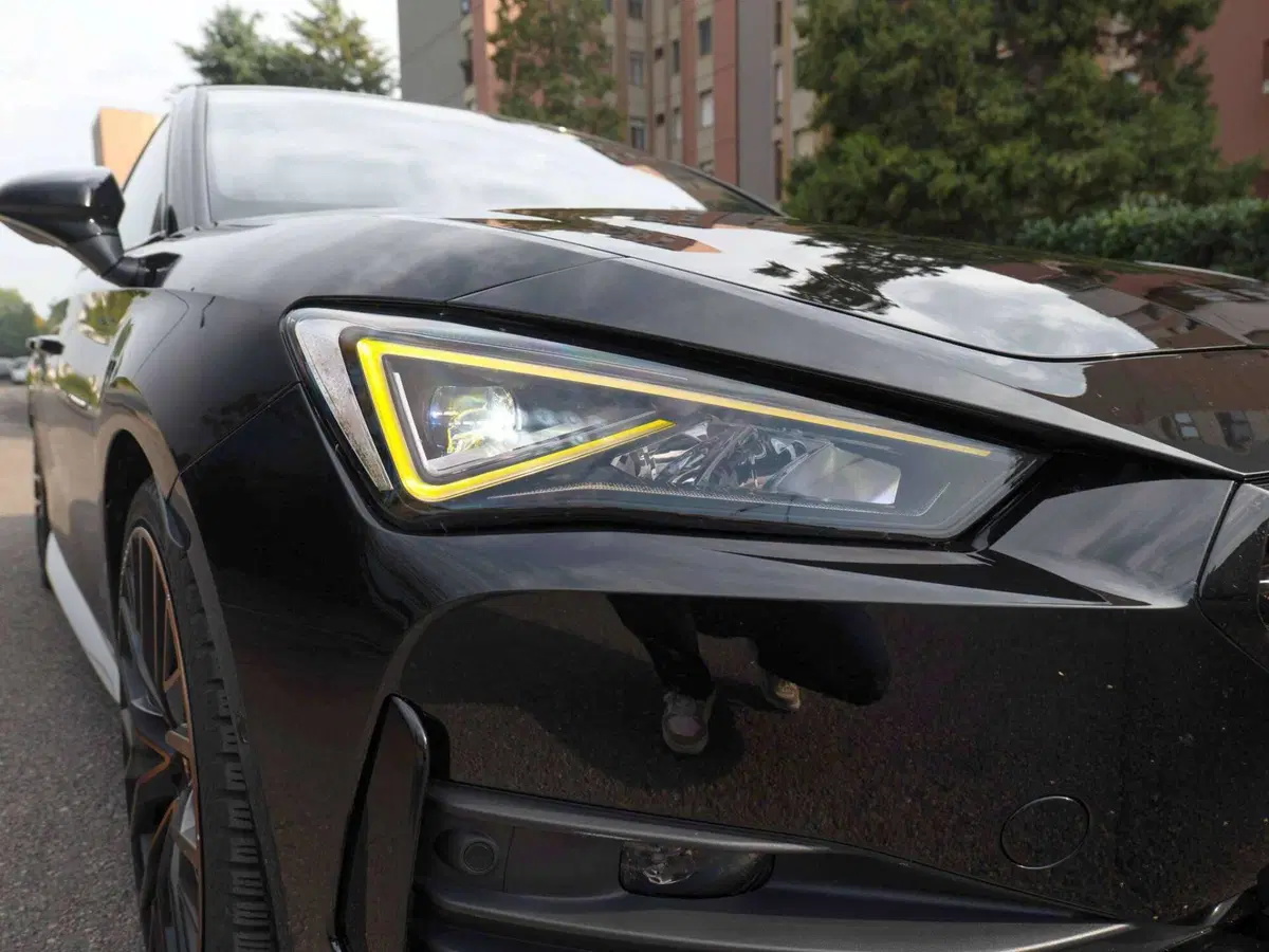 Cupra Leon usata a Milano (7)
