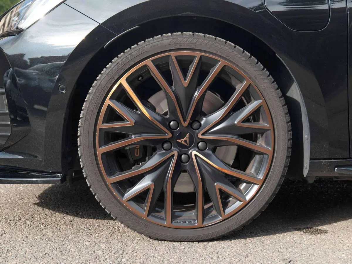 Cupra Leon usata a Milano (8)