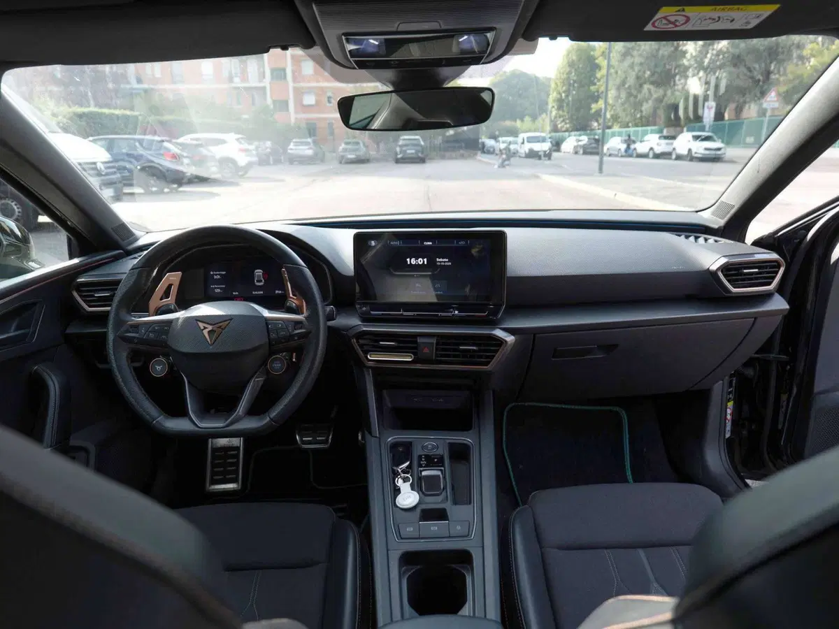 Cupra Leon usata a Milano (9)