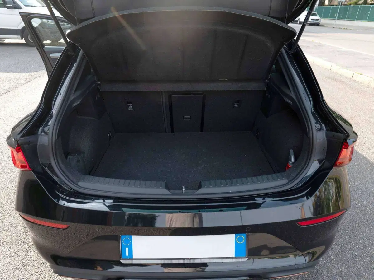 Cupra Leon usata a Milano (14)