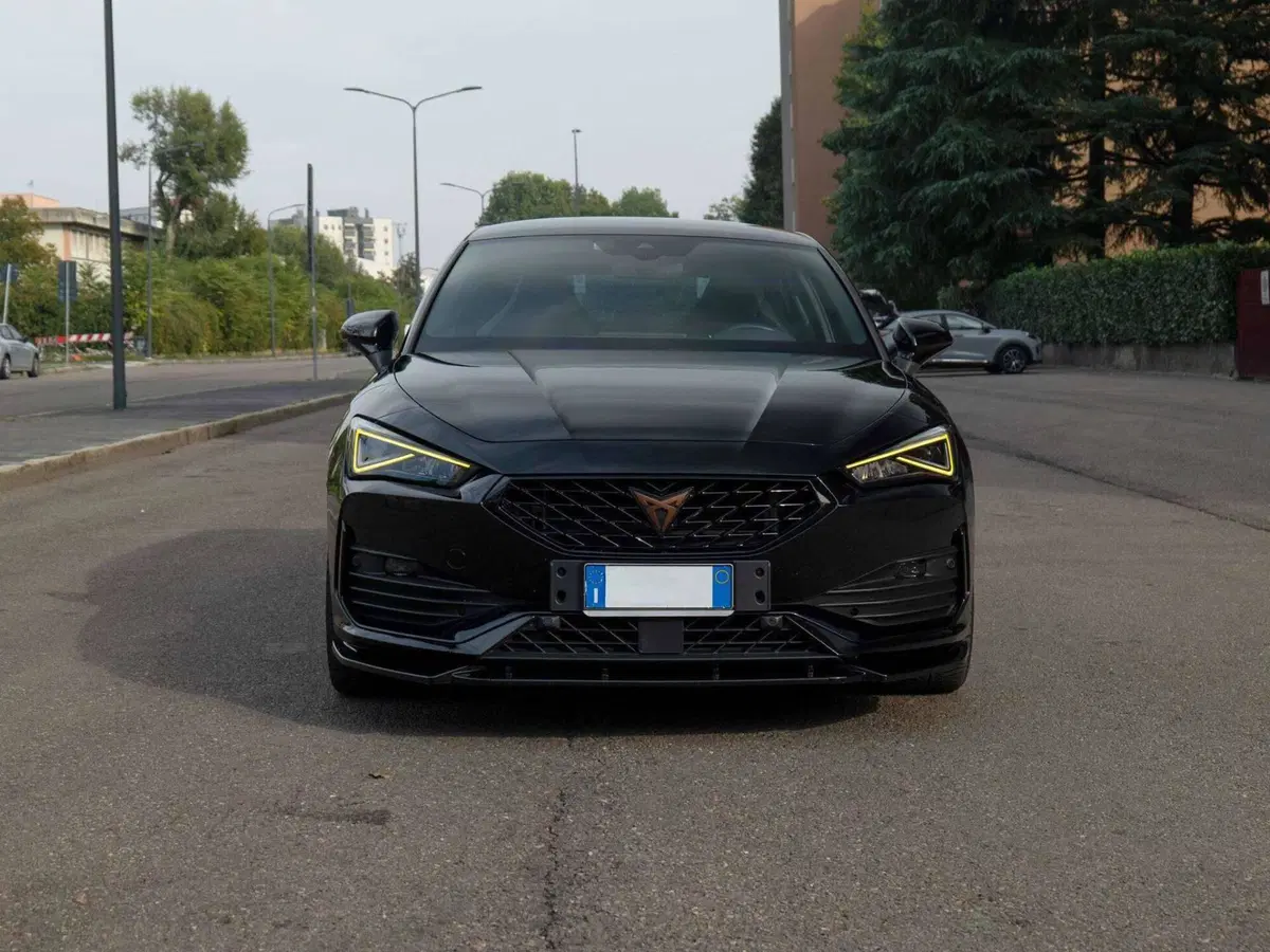 Cupra Leon usata a Milano (17)