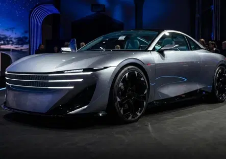 Peugeot RCZ Vision: a Parigi il Leone ruggisce con il manifesto del Futuro Felino e 500 CV di potenza