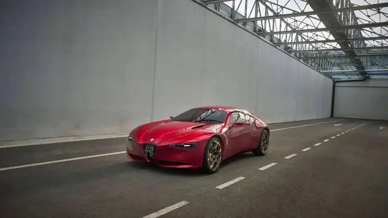 Cuorerosso, il CEO di Alfa Romeo e Maserati svela il futuro del Biscione: “Motori termici, ibridi e