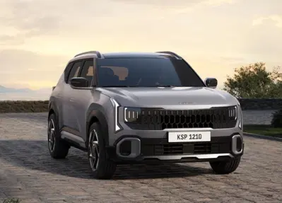 Kia Seltos Full-Hybrid debutta a Parigi: e-AWD e prezzo da 35.000 euro, in Italia a novembre